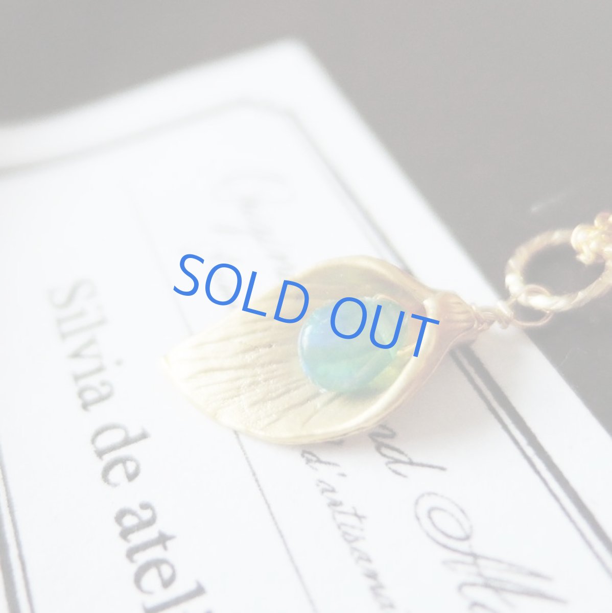 画像2: 【限定２】ブルーエチオピアンオパール　＆真鍮製　カラーペタル　14kgf約40cmネックレス (2)