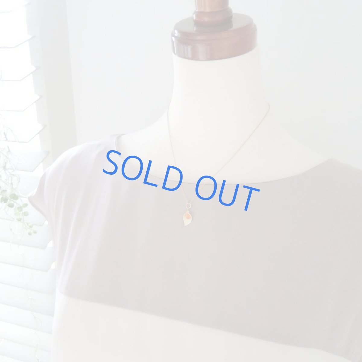 画像6: 【残り1】グリーンサファイア ドロップ&真鍮製 カラーペタル 14kgf約40cmネックレス (6)