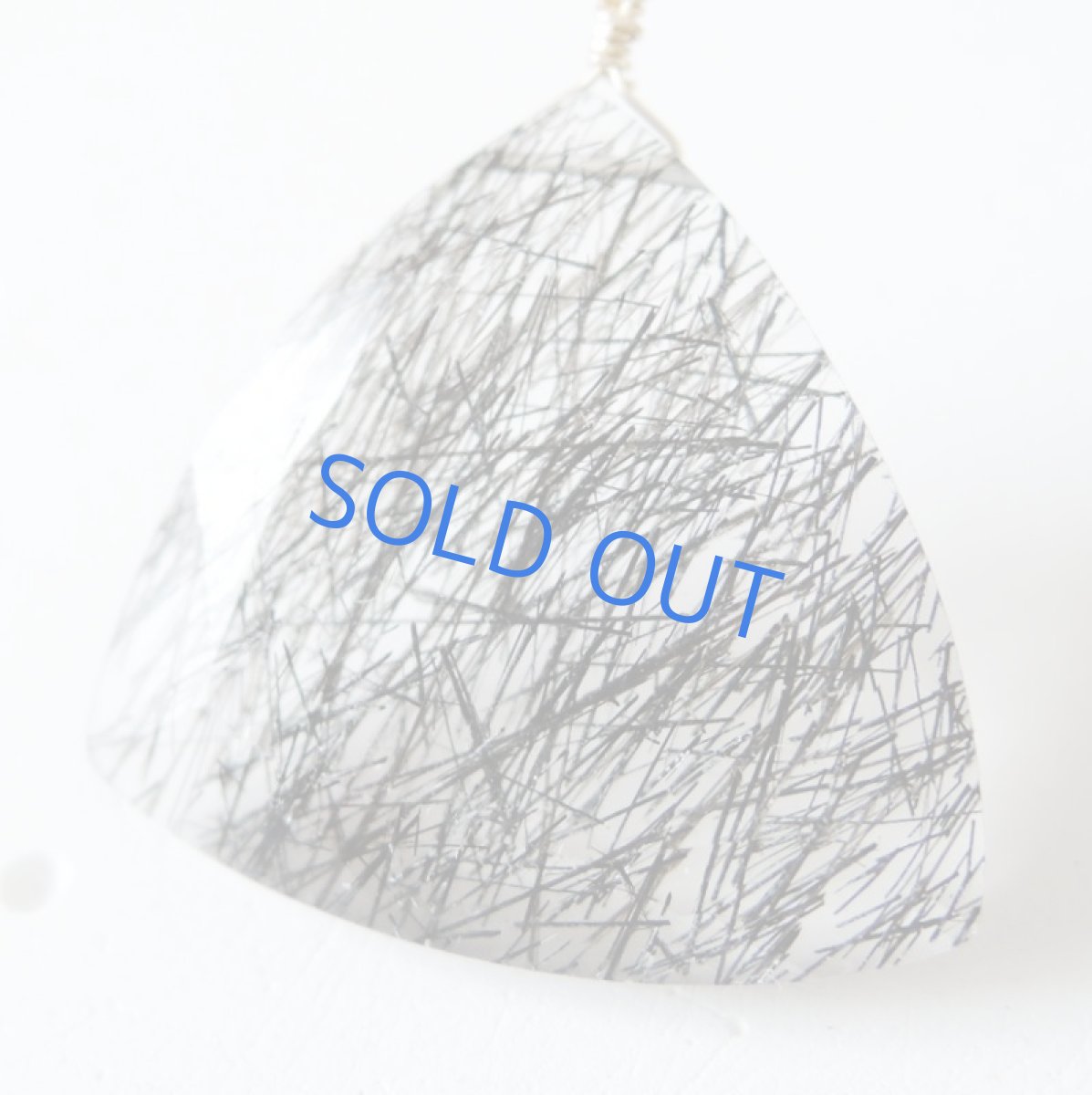 画像2: 【1点もの】ブラックルチルトルマリンインクォーツ　大粒サンカク　14kgf約50cmネックレス (2)