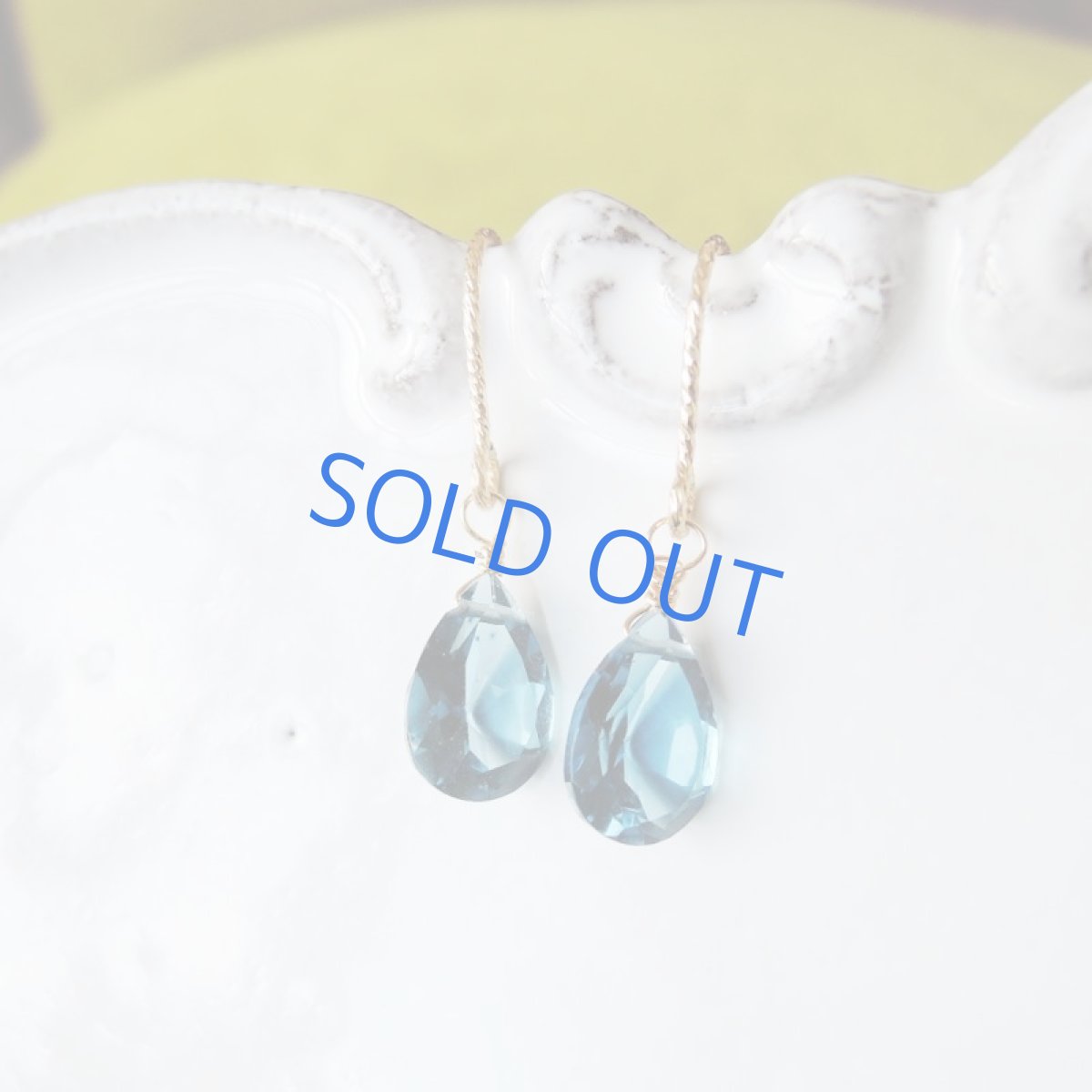 画像2: 【イヤリング・18Kピアス変更可】４A　ロンドンブルートパーズ　ペアシェイプジェム　9mmサイズ　14kgfフックピアス (2)