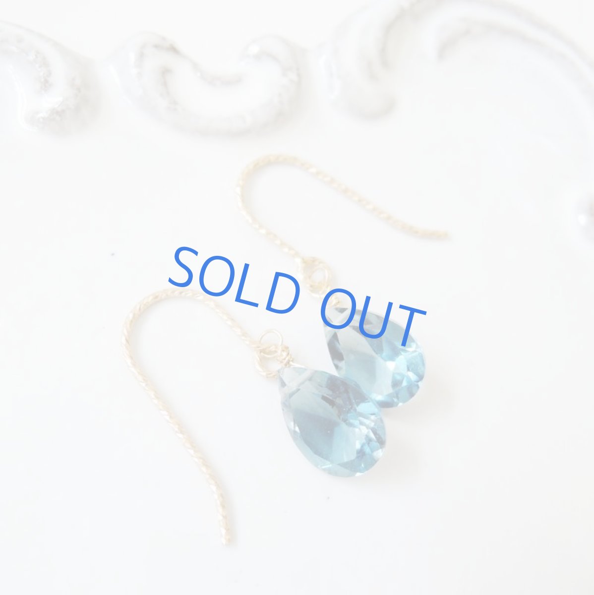 画像3: 【イヤリング・18Kピアス変更可】４A　ロンドンブルートパーズ　ペアシェイプジェム　9mmサイズ　14kgfフックピアス (3)