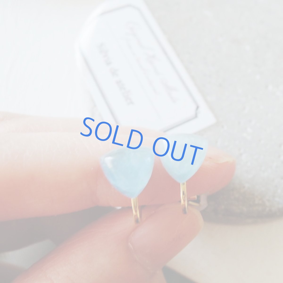 画像2: 【残り1】AAA　ナミビア産　アクアマリン　サンカク　ミニイヤリング (2)