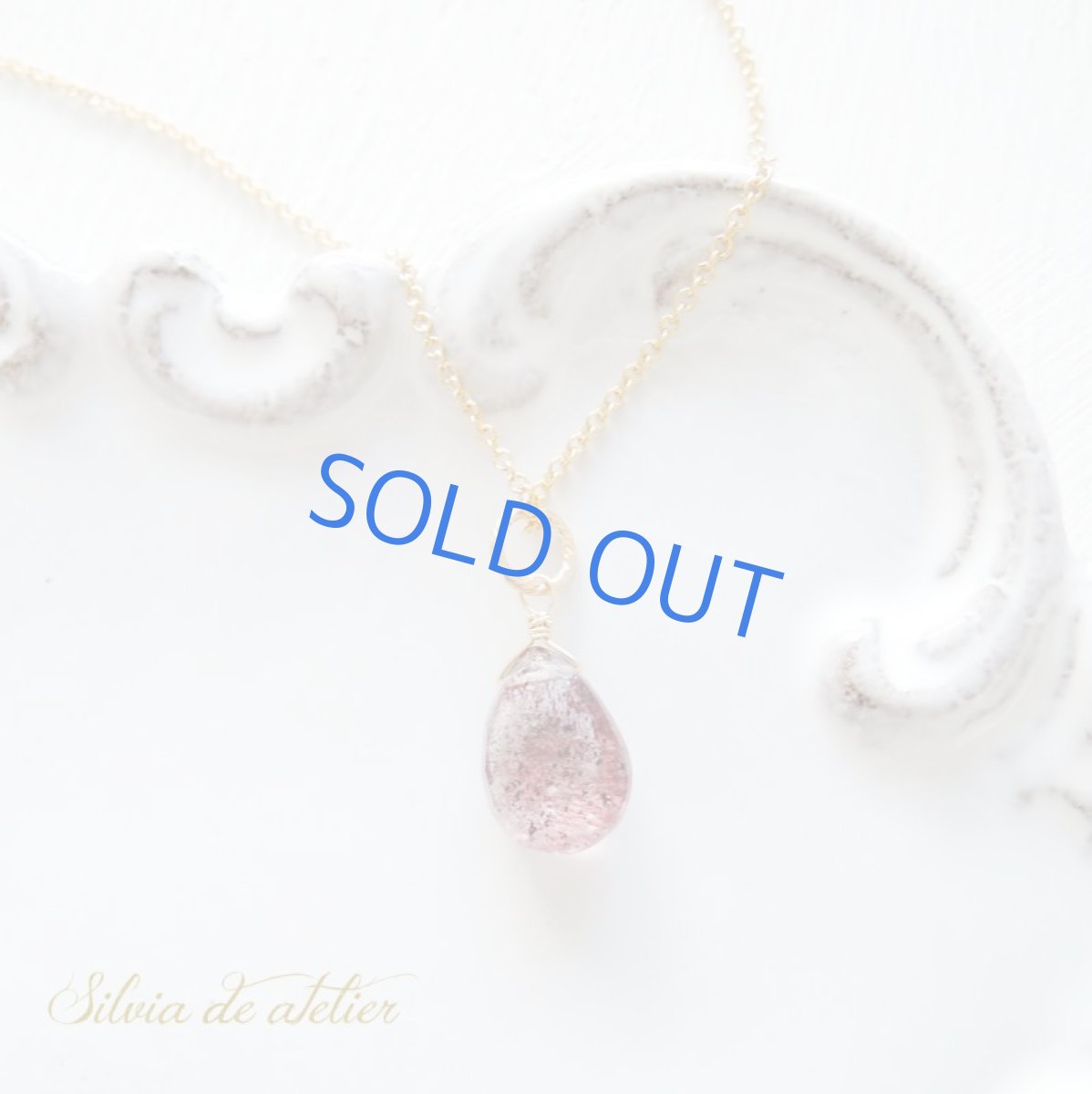 画像2: 【1点もの・レッドブラックD】AAAエレスチャルクォーツ ペアシェイプ 14kgfチェーンネックレス  (2)