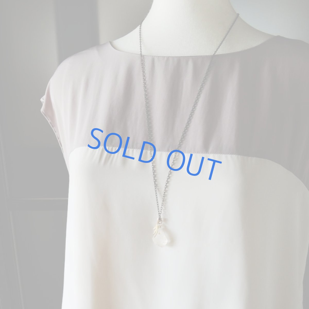 画像6: 1点もの パイライトインクォーツ ブラックゴールドチェーン ミディアムネックレス (6)