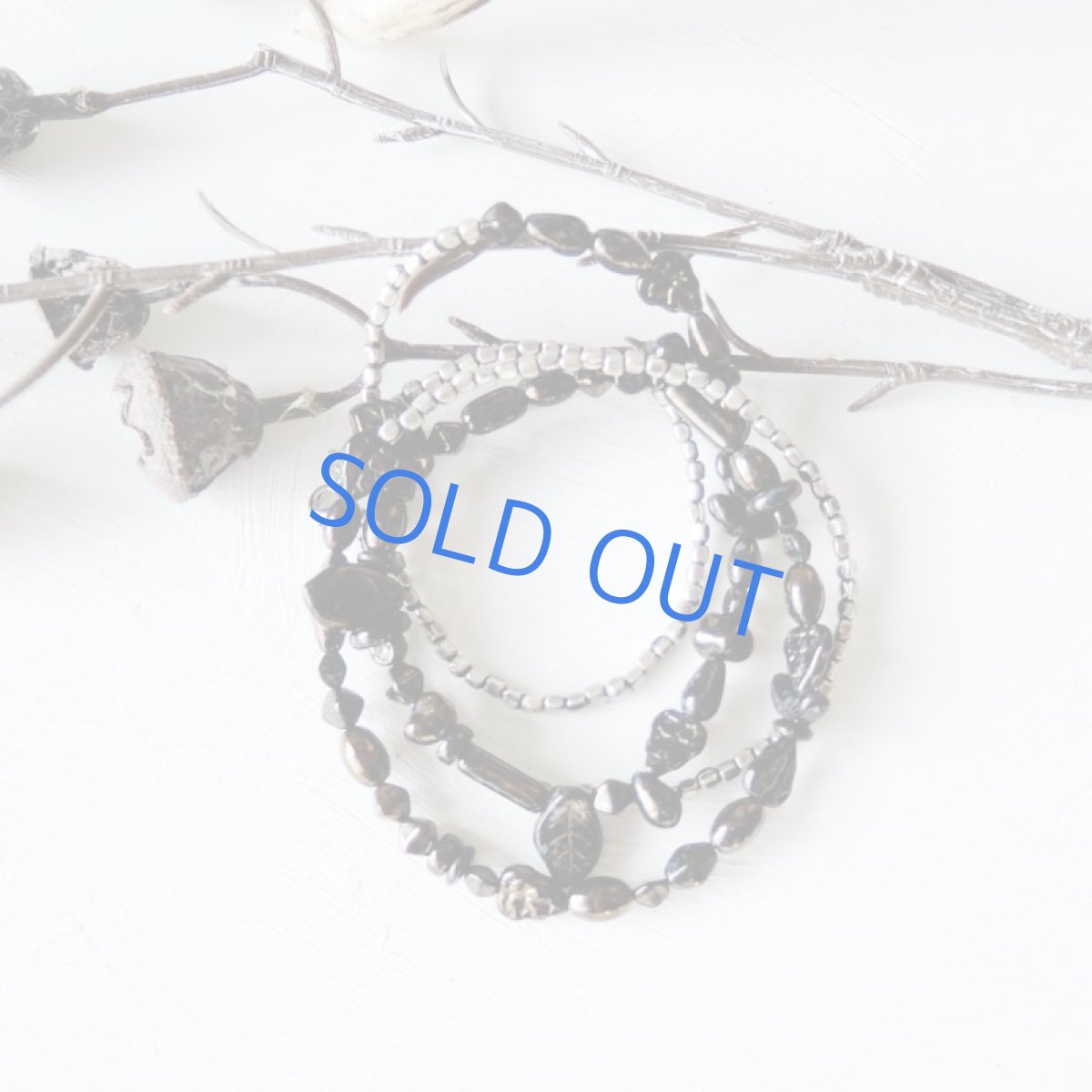 画像3: 1点もの ブラック チェコグラスビーズ シルバーカラー ロングネックレス (3)