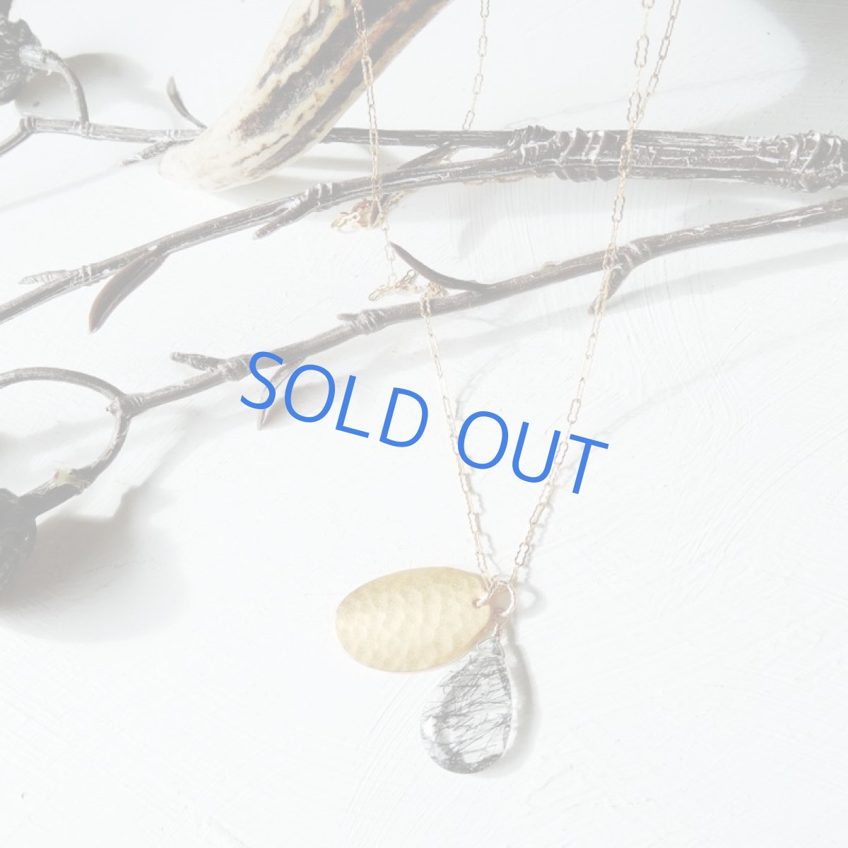 画像3: 1点もの・ペアシェイプ　ブラックルチルトルマリンクォーツ　＆　真鍮製チャーム　14kgfネックレス約50cm (3)