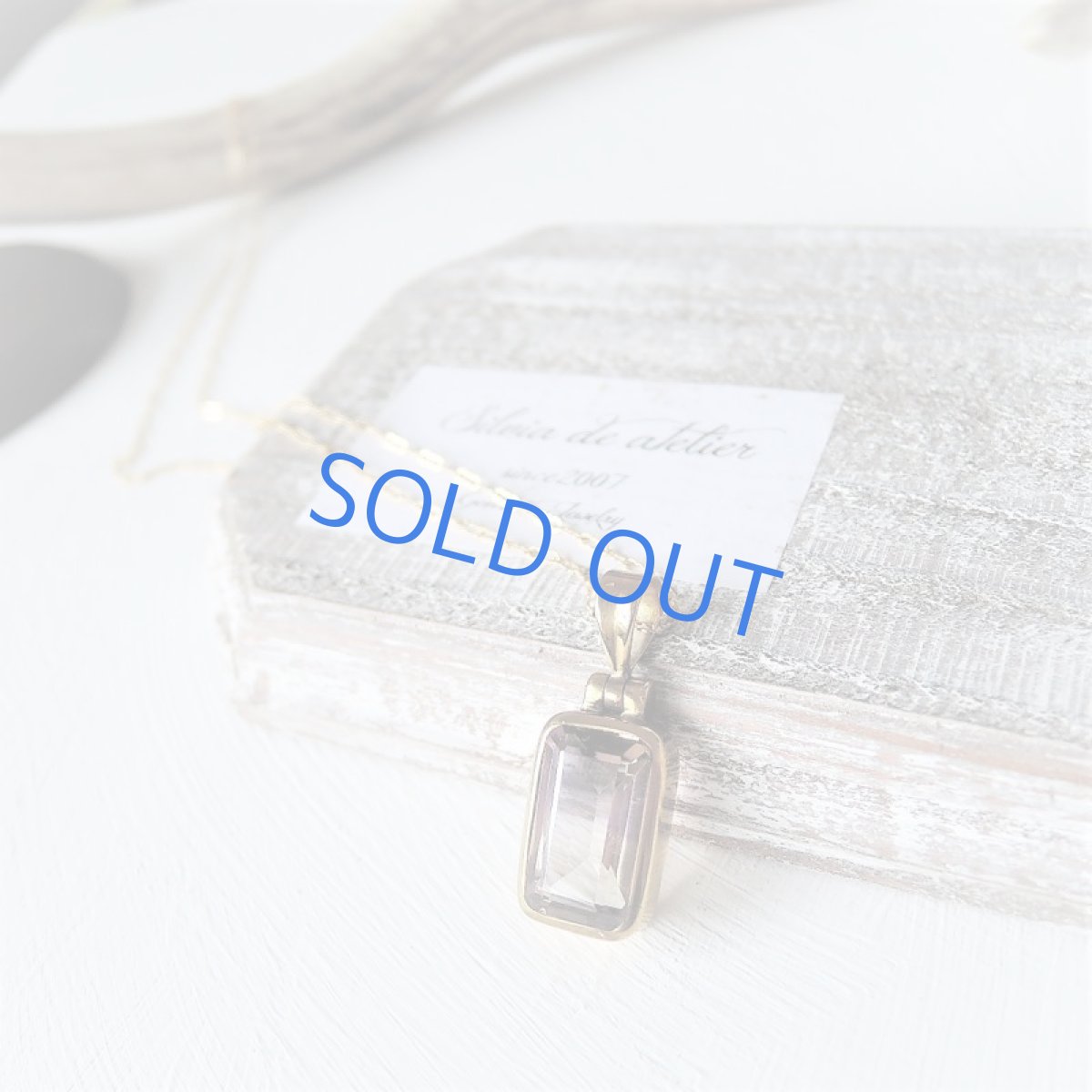 画像4: 【1点もの・Aレクタングル】超大粒 宝石質 ボリビア産非加熱 AAAAアメトリン ジェム フレームペンダントネックレス (4)