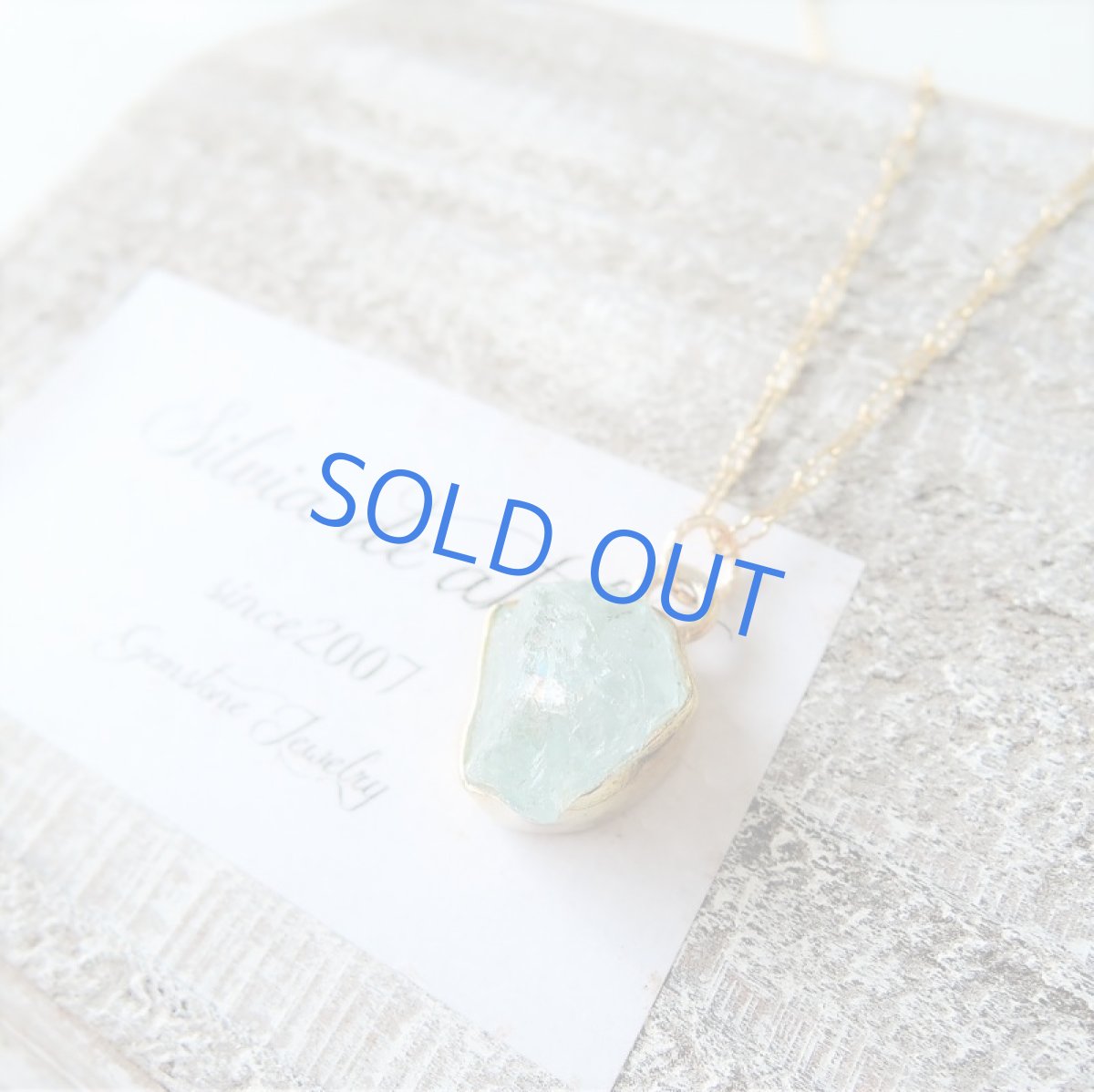 画像3: 【1点もの・C虹入り】大粒 アクアマリン 原石フレームストーン 14kgfネックレス約50cm (3)