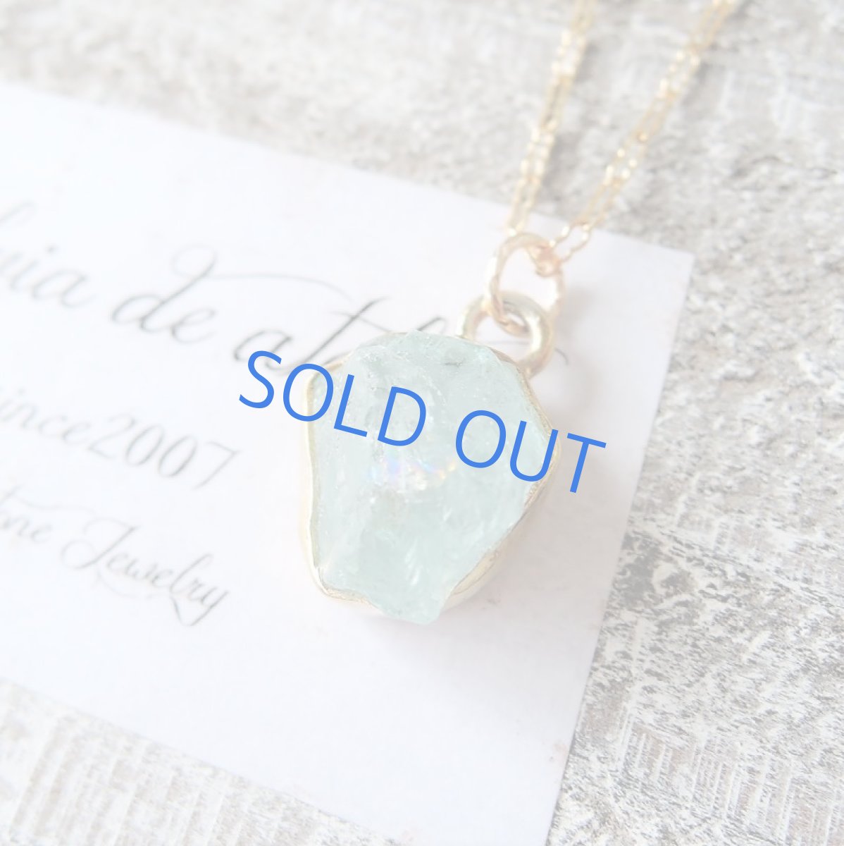 画像2: 【1点もの・C虹入り】大粒 アクアマリン 原石フレームストーン 14kgfネックレス約50cm (2)