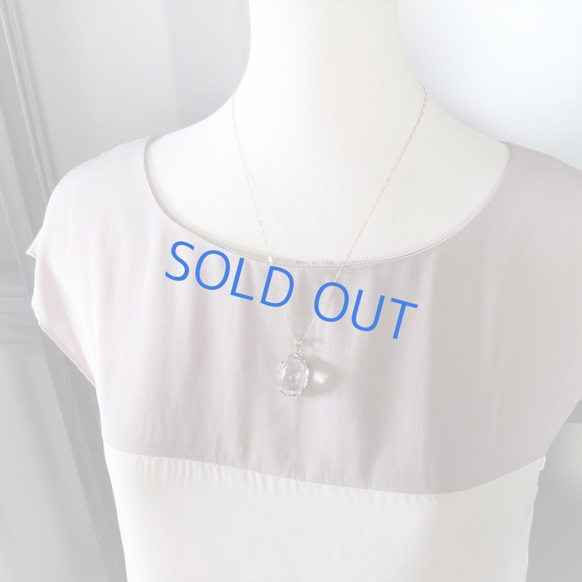 画像9: 【1点もの・オーバルC】幸運を呼ぶ虹色 アイリスクォーツ カボション フレーム 14kgf約50cmチェーンネックレス (9)