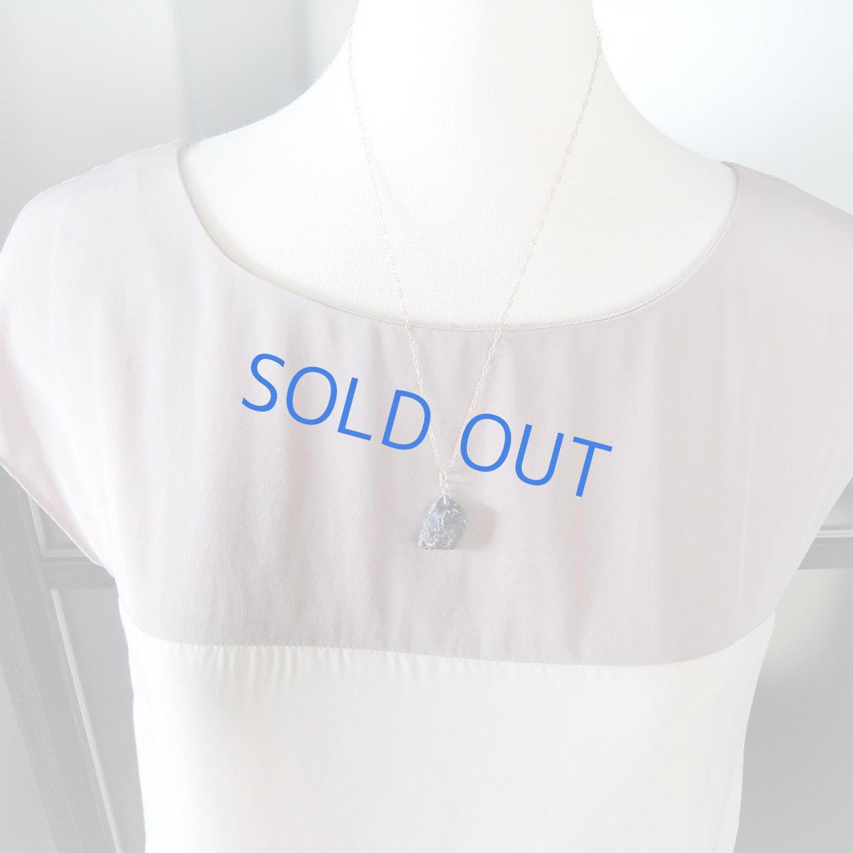 画像7: 【1点もの・ブルーE】希少! 古代ローマングラス カケラ 14kgf約50cmチェーンネックレス (7)