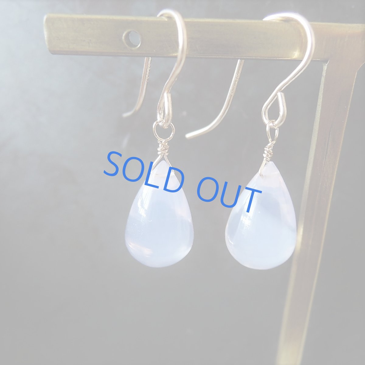 画像2: 【限定数のみ・イヤリング変更可】スコロライト　大粒ドロップ　14kgfフックピアス (2)