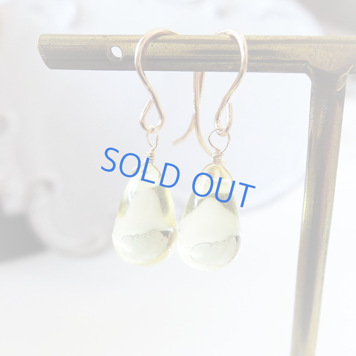 画像3: 【限定数のみ・イヤリング変更可】爽やか レモンクォーツ 大粒ドロップ 14kgfフックピアス (3)