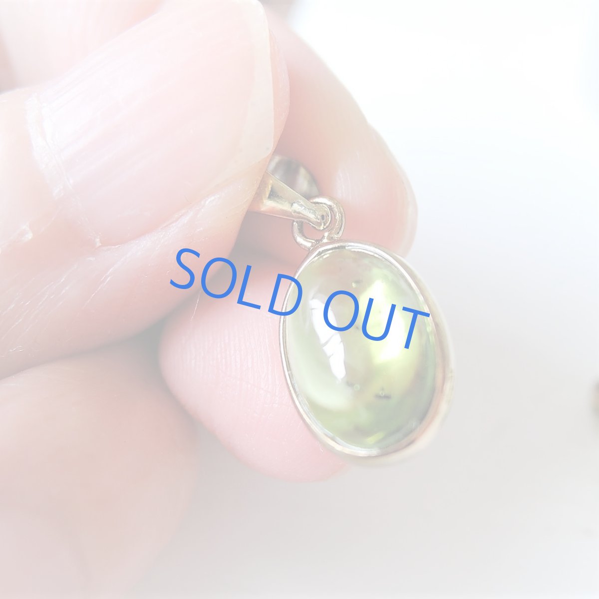 画像5: 【訳あり1点のみ・クラック】ペリドット　大粒カボション　オーバルフレーム　約40cm　14kgfネックレス (5)