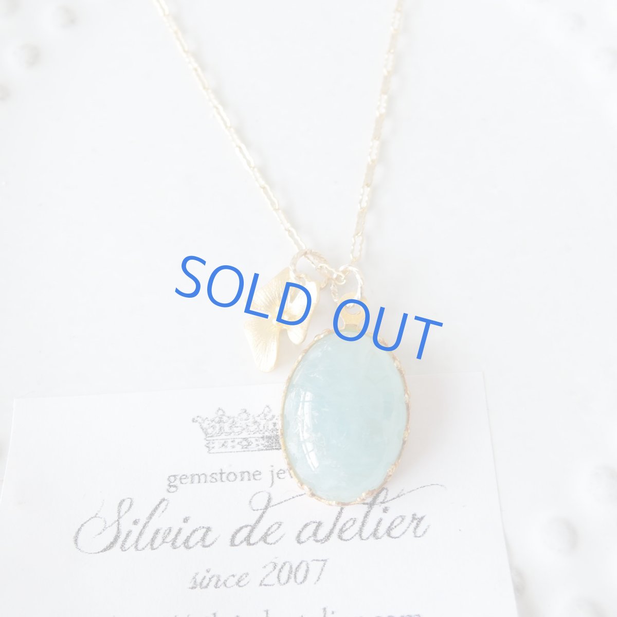 画像2: 【1点もの・アニバーサリー12th】訳ありアクアマリン 大粒カボション フラワー 14kgfネックレス50cm (2)