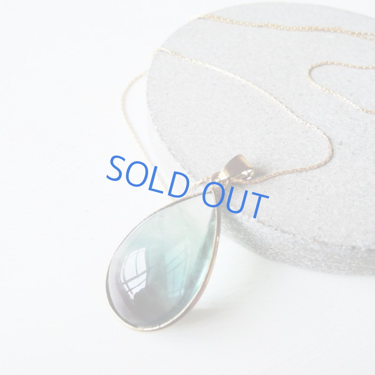 画像3: 【1点もの・B】レア!大粒 マルチカラーフローライト スムース滴型 ネックレス 14KGFネックレス50cm (3)