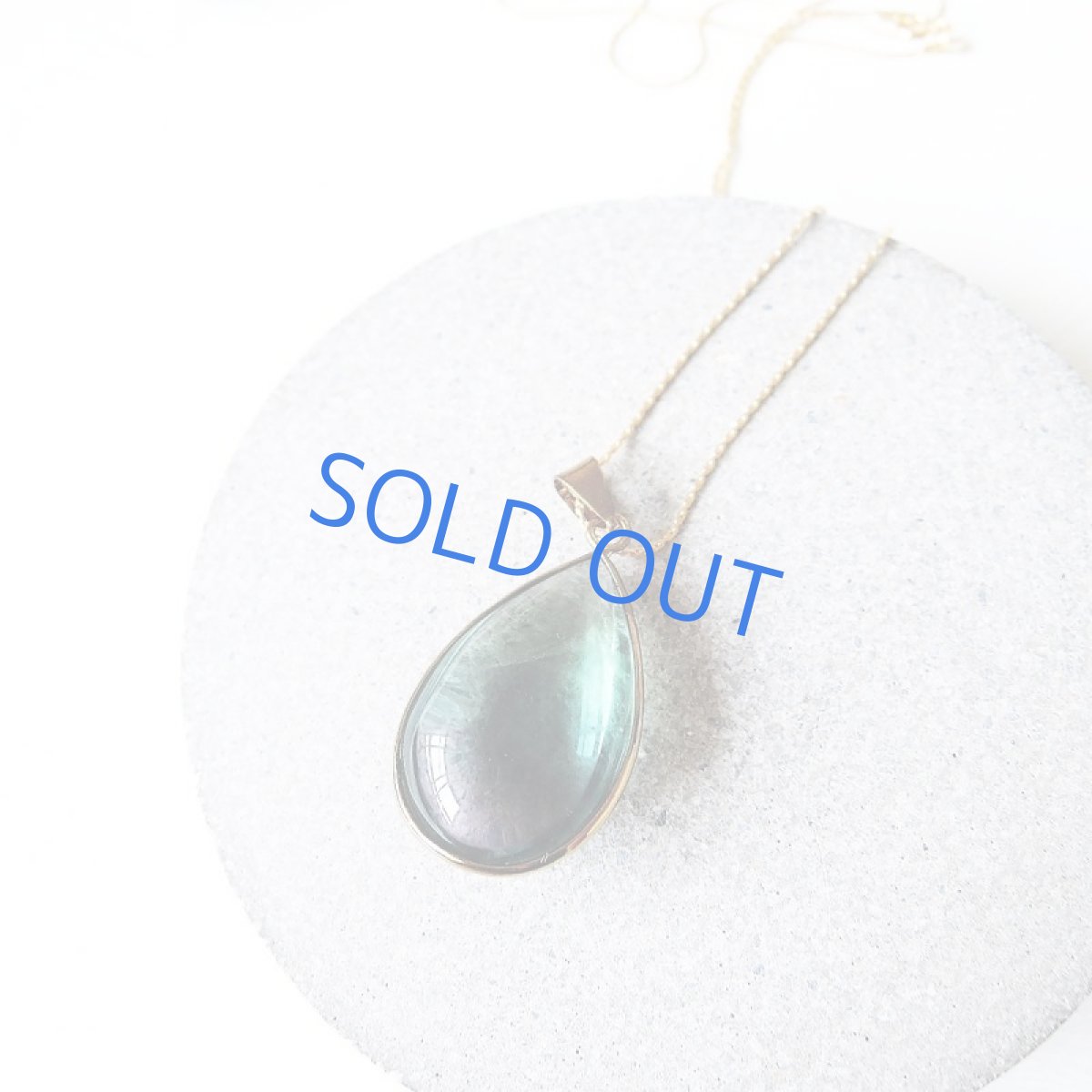 画像4: 【1点もの・B】レア!大粒 マルチカラーフローライト スムース滴型 ネックレス 14KGFネックレス50cm (4)