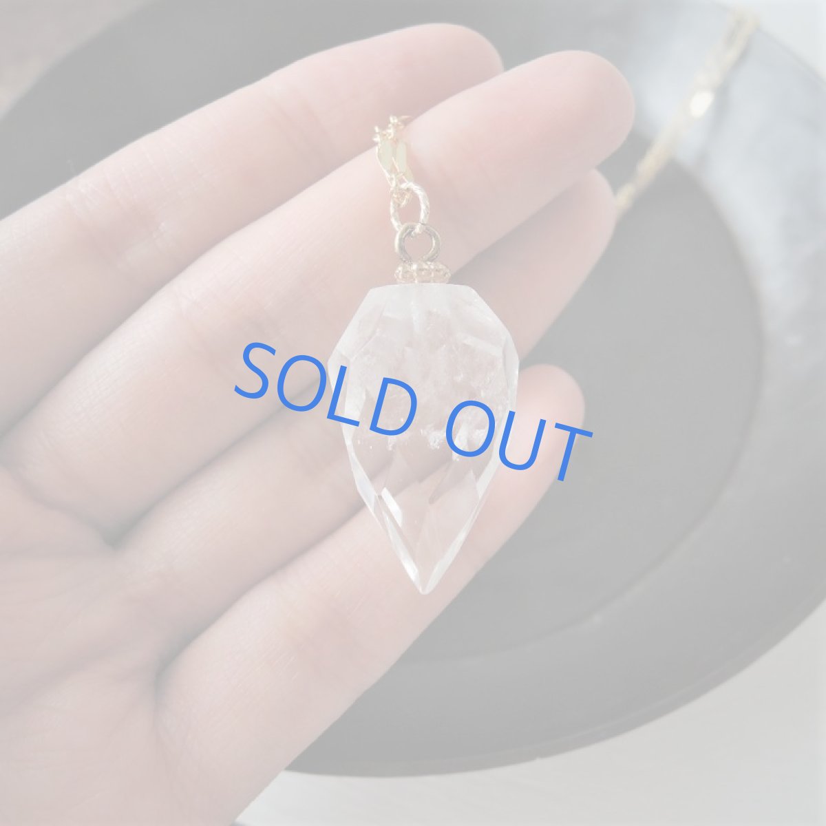 画像2: 【1点もの・ゴールド】希少石!大粒 ヒマラヤンクリスタル ペンデュラム  14KGFネックレス50cm (2)