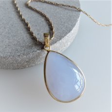 画像1: 【1点もの】超大粒　天然ブルーカルセドニー　滴型　vintageチェーン約60cm (1)