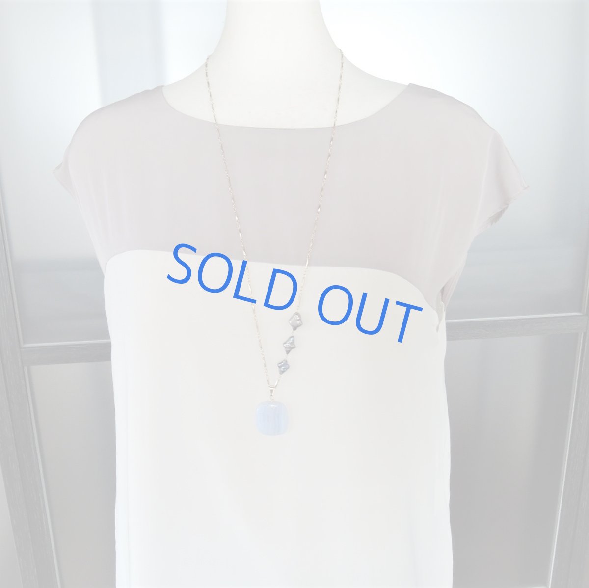 画像6: 【1点もの・B】超大粒ブルーレースアゲート　ネイビーパール　ゴールドメッキチェーンロングネックレス約85cm (6)