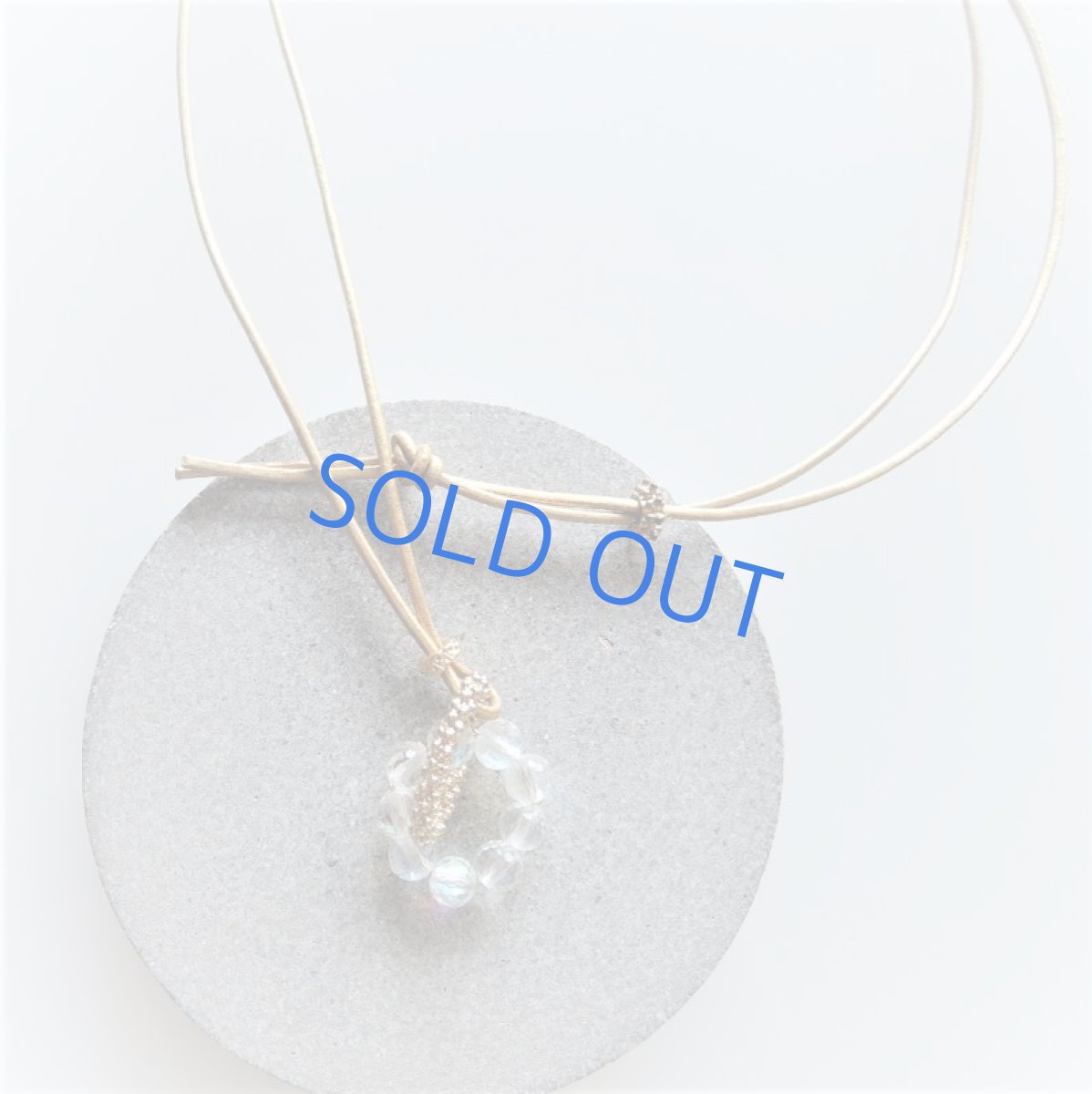 画像4: 【1点もの・アニバーサリー】ミスティッククォーツリング ゴールド革コード80cm (4)