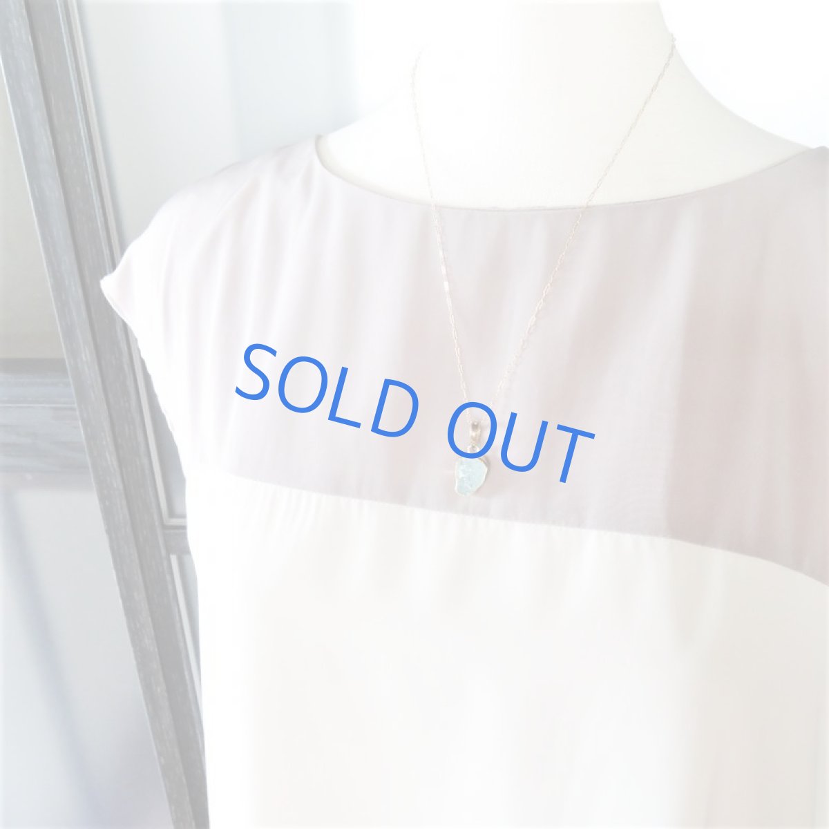 画像7: 【1点もの・B】涼やかアイスブルー　大粒　アクアマリン　原石フレームストーン　14kgfネックレス約50cm (7)