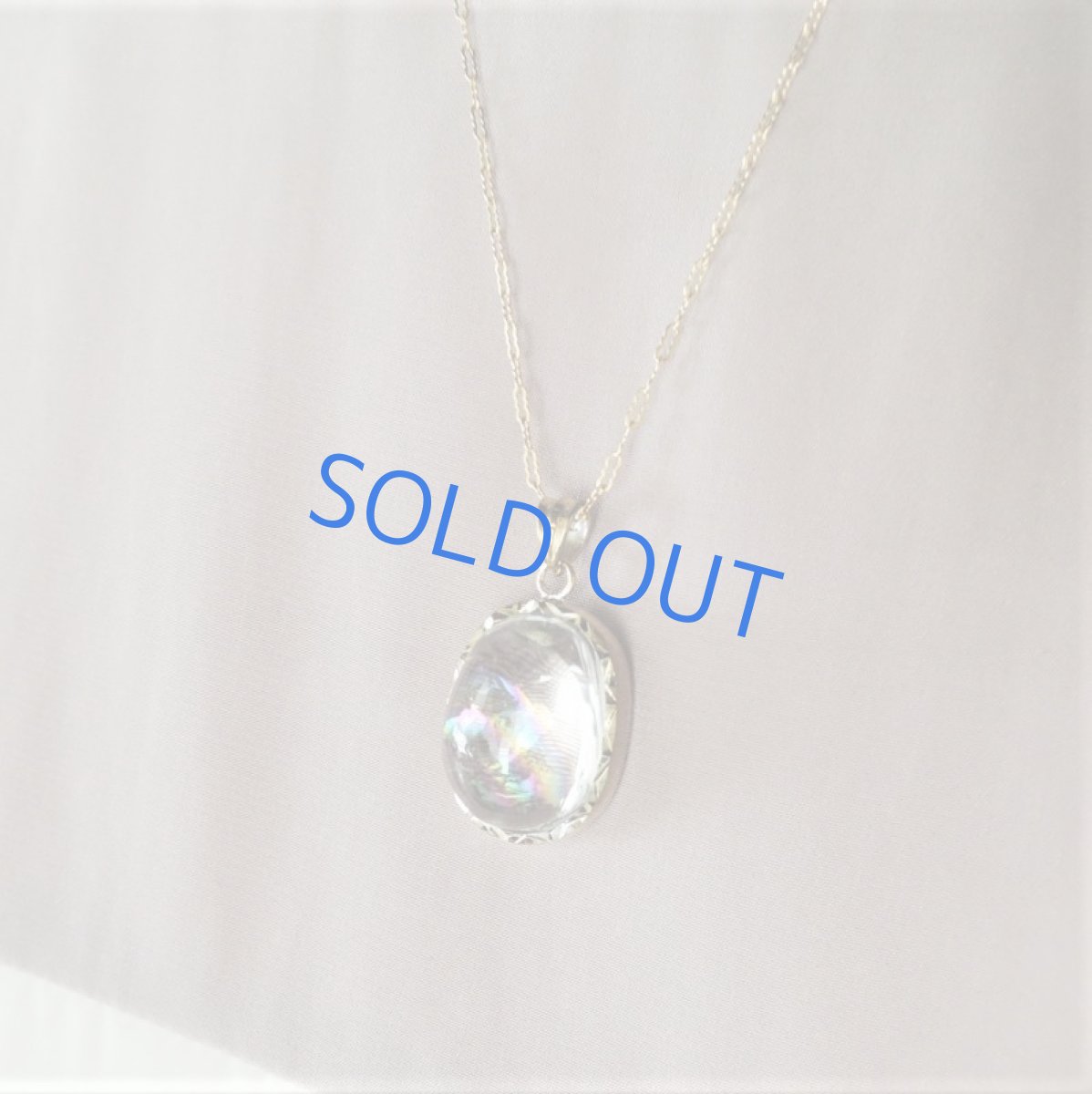 画像6: 【1点もの・オーバルC】幸運を呼ぶ虹色　アイリスクォーツ　カボション　フレーム　14kgf約50cmチェーンネックレス (6)