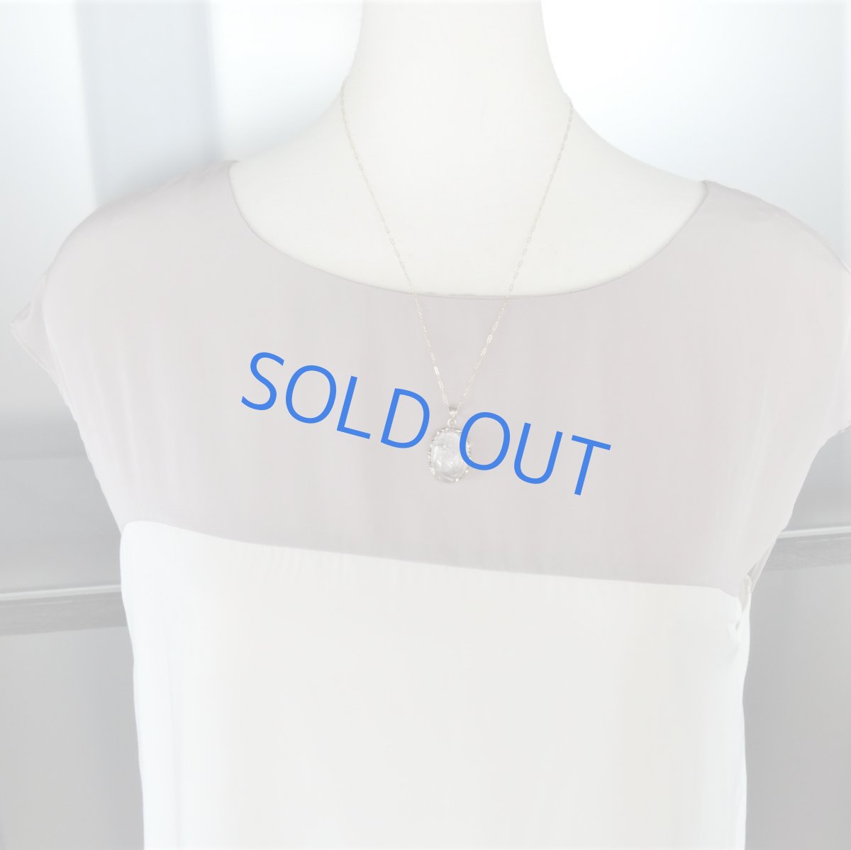 画像6: 【1点もの・オーバルA】幸運を呼ぶ虹色　アイリスクォーツ　カボション　フレーム　14kgf約50cmチェーンネックレス (6)