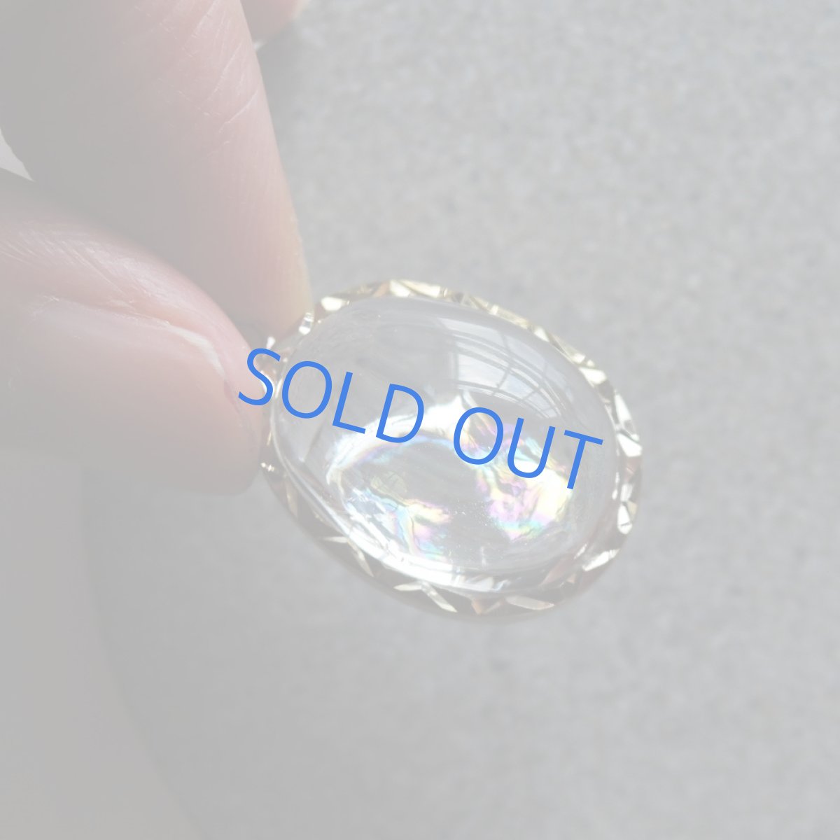 画像2: 【1点もの・オーバルC】幸運を呼ぶ虹色　アイリスクォーツ　カボション　フレーム　14kgf約50cmチェーンネックレス (2)