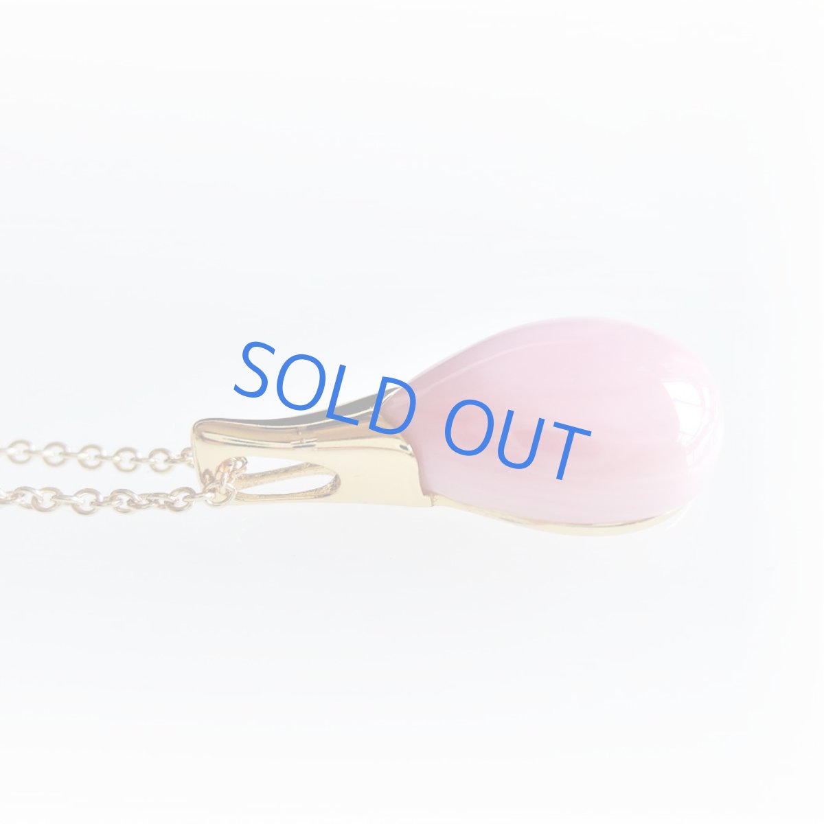 画像4: 【残り2】花びらのような　最高品質　カリブ海産クイーンコンクシェル　カボション　サージカルステンレスネックレス50cm (4)