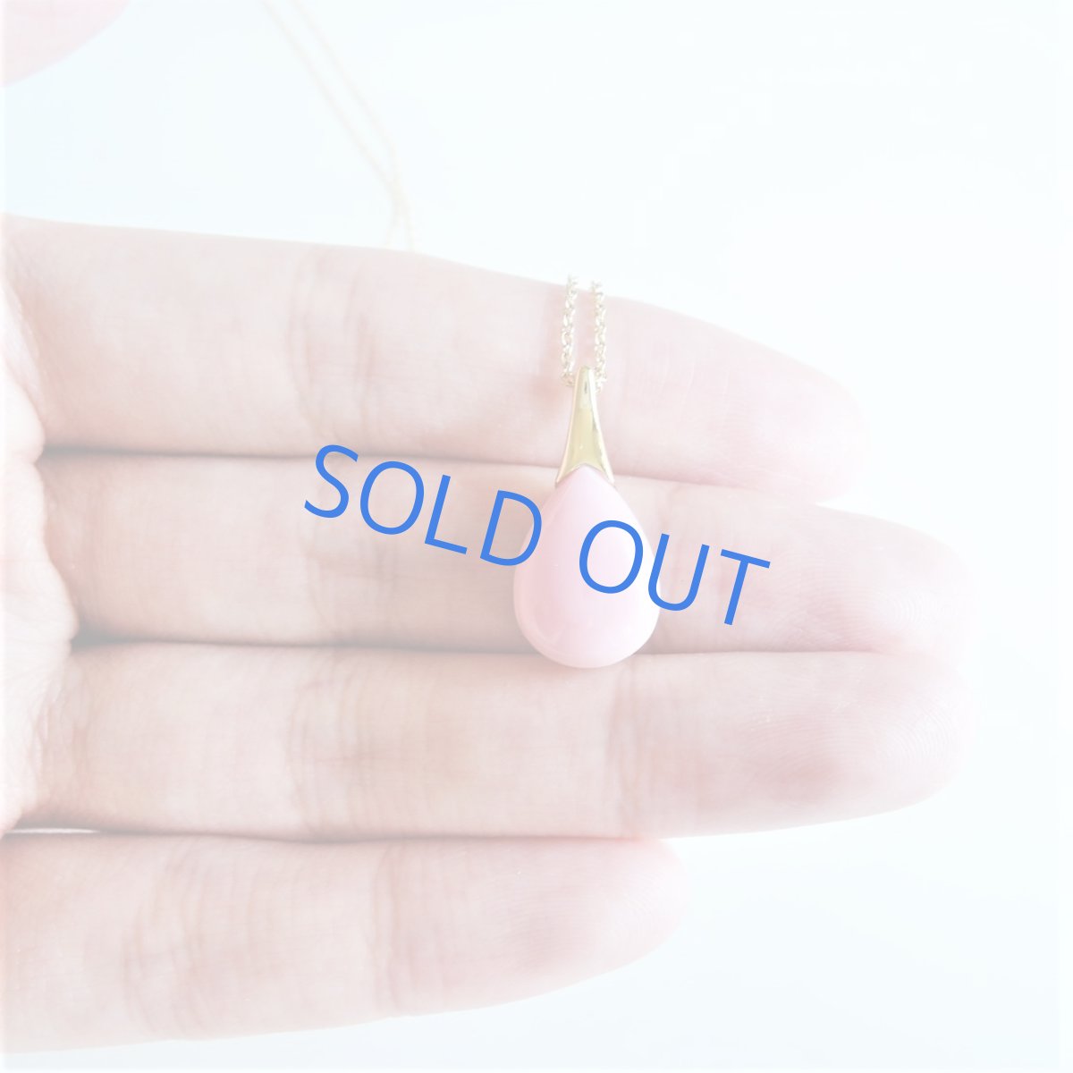 画像5: 【残り2】花びらのような　最高品質　カリブ海産クイーンコンクシェル　カボション　サージカルステンレスネックレス50cm (5)