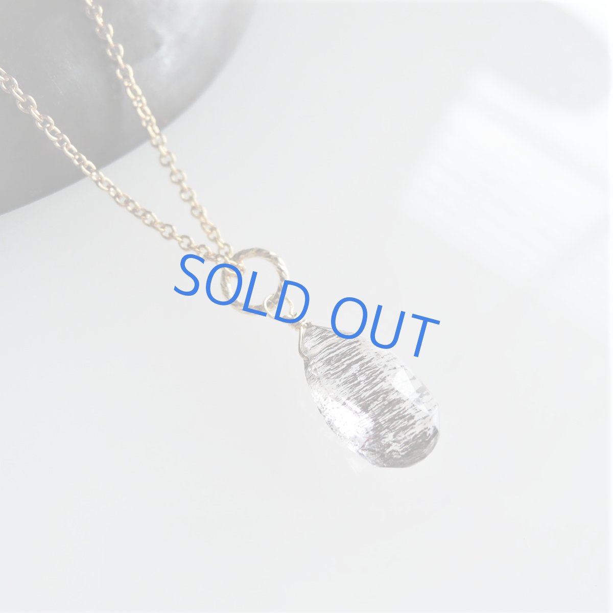 画像2: 【1点もの・ブラックE】AAAエレスチャルクォーツ ペアシェイプ 14kgfチェーンネックレス  (2)