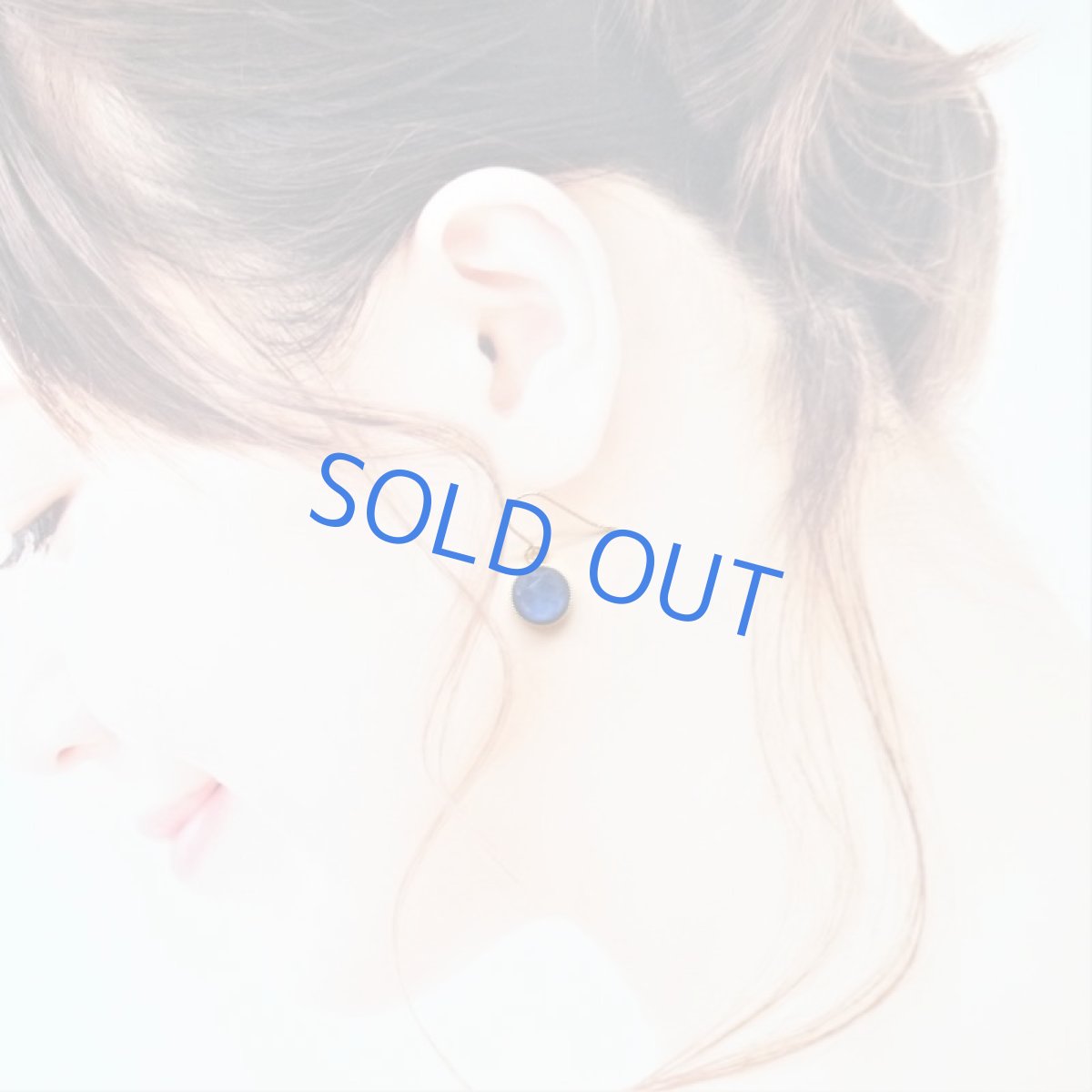 画像8: 【残り1・イヤリング変更可】流れ星ルチル　と　夜空ラピスラズリ　ラウンド　14KGFピアス (8)