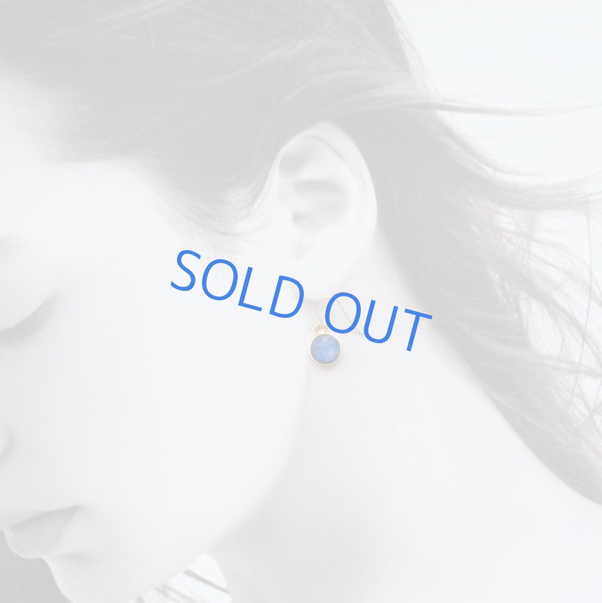 画像10: 【残り1・イヤリング変更可】流れ星ルチル　と　夜空ラピスラズリ　ラウンド　14KGFピアス (10)