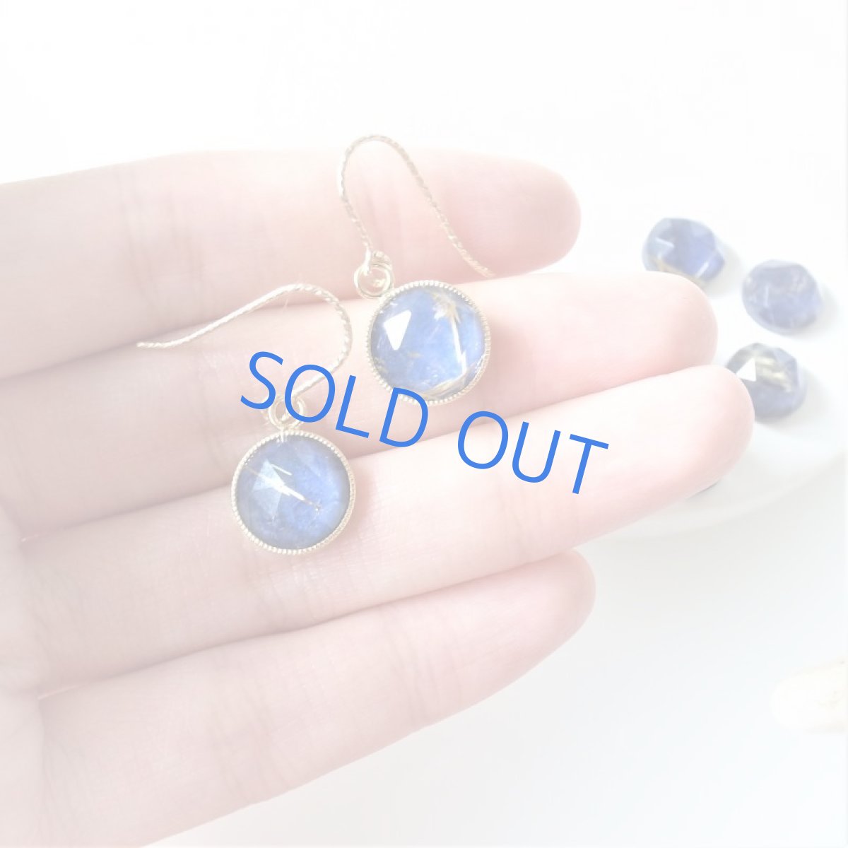 画像3: 【イヤリング変更可】タイチン風　流星ルチル　と　夜空ラピス　ラウンド　14KGFピアス (3)