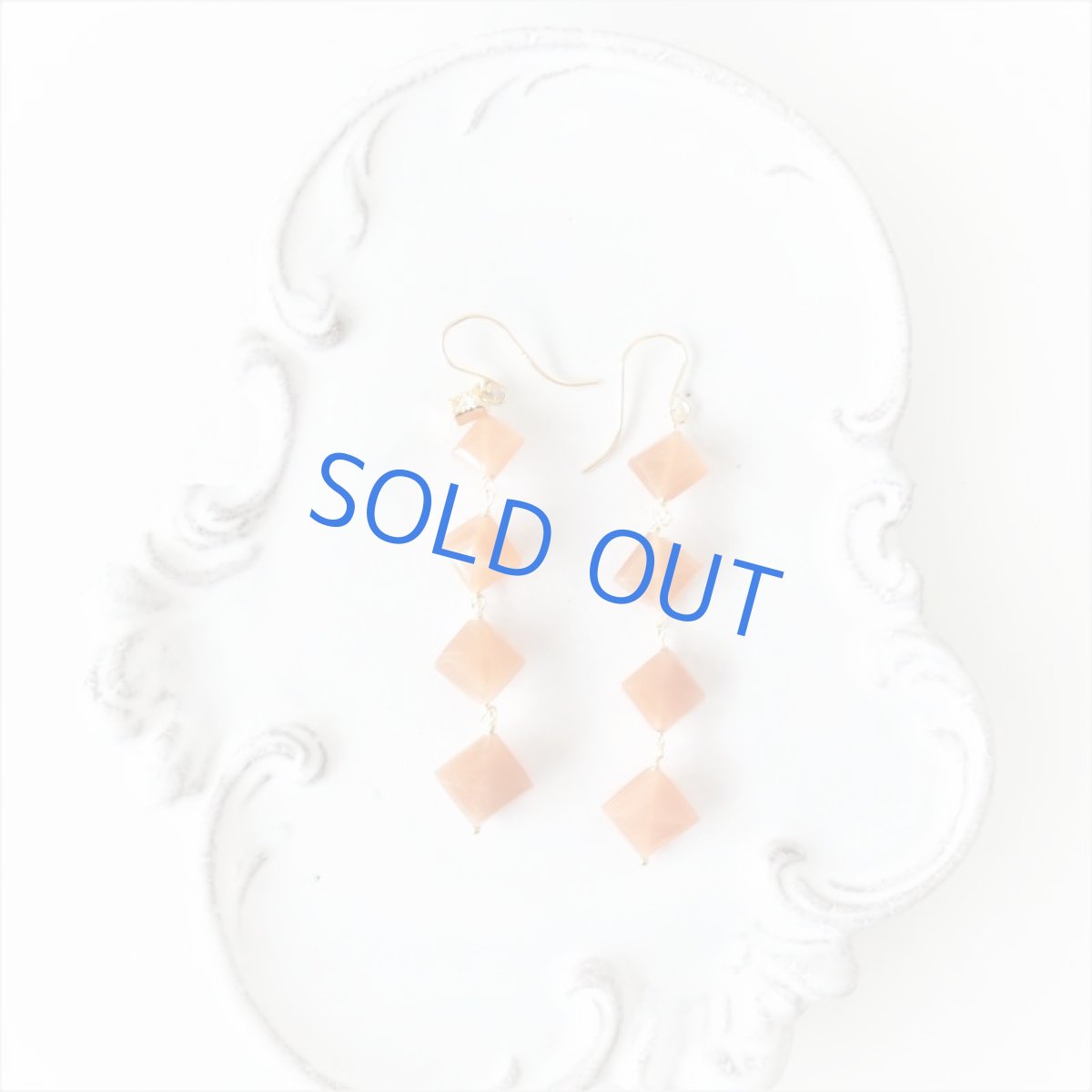 画像4: 【残り1・イヤリング変更可】オレンジムーンストーン　ダイヤカット　ライン　14kgfフックピアス  (4)