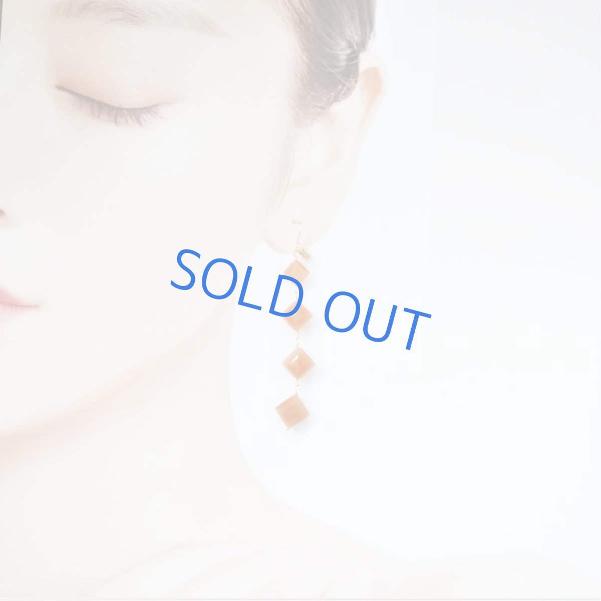 画像6: 【残り1・イヤリング変更可】オレンジムーンストーン　ダイヤカット　ライン　14kgfフックピアス  (6)