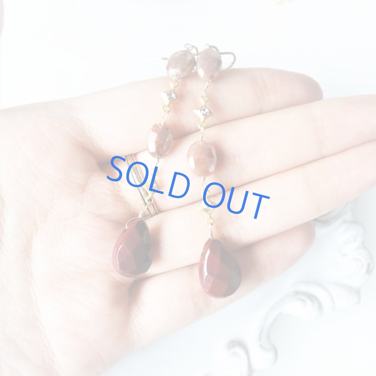 画像3: 【イヤリング変更可・残り1】ベージュムーンストーン　＆　ムーアカイト　14kgfフックピアス  (3)