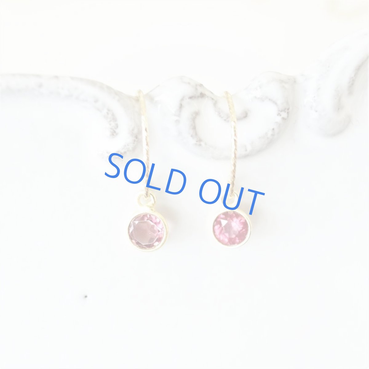 画像2: 【残り1ペア・イヤリング変更可】宝石質　ピンクガーネット　ミニラウンドジェム　14kgfグリッターラウンドフックピアス  (2)