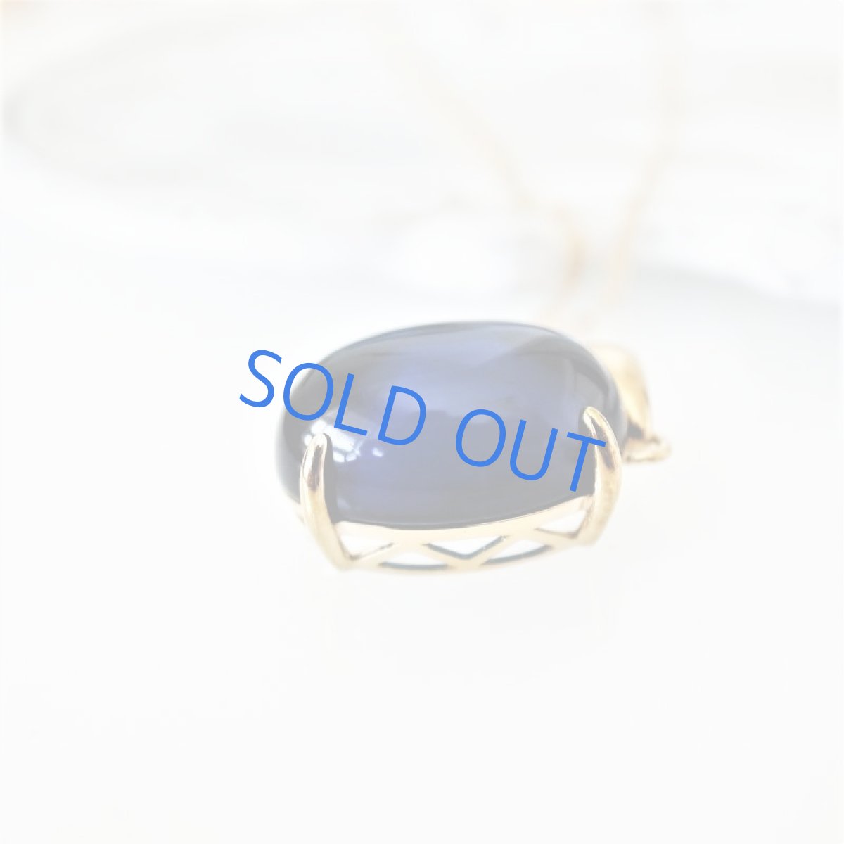 画像4: 【1点もの】飛行石ブルー！　超大粒　ブルーアンバー　カボション　14kgf約50cmチェーンネックレス (4)