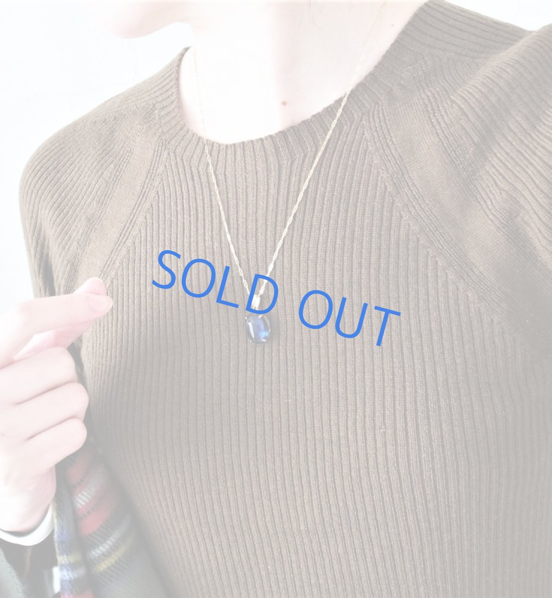 画像7: 【1点もの】飛行石ブルー！　超大粒　ブルーアンバー　カボション　14kgf約50cmチェーンネックレス (7)