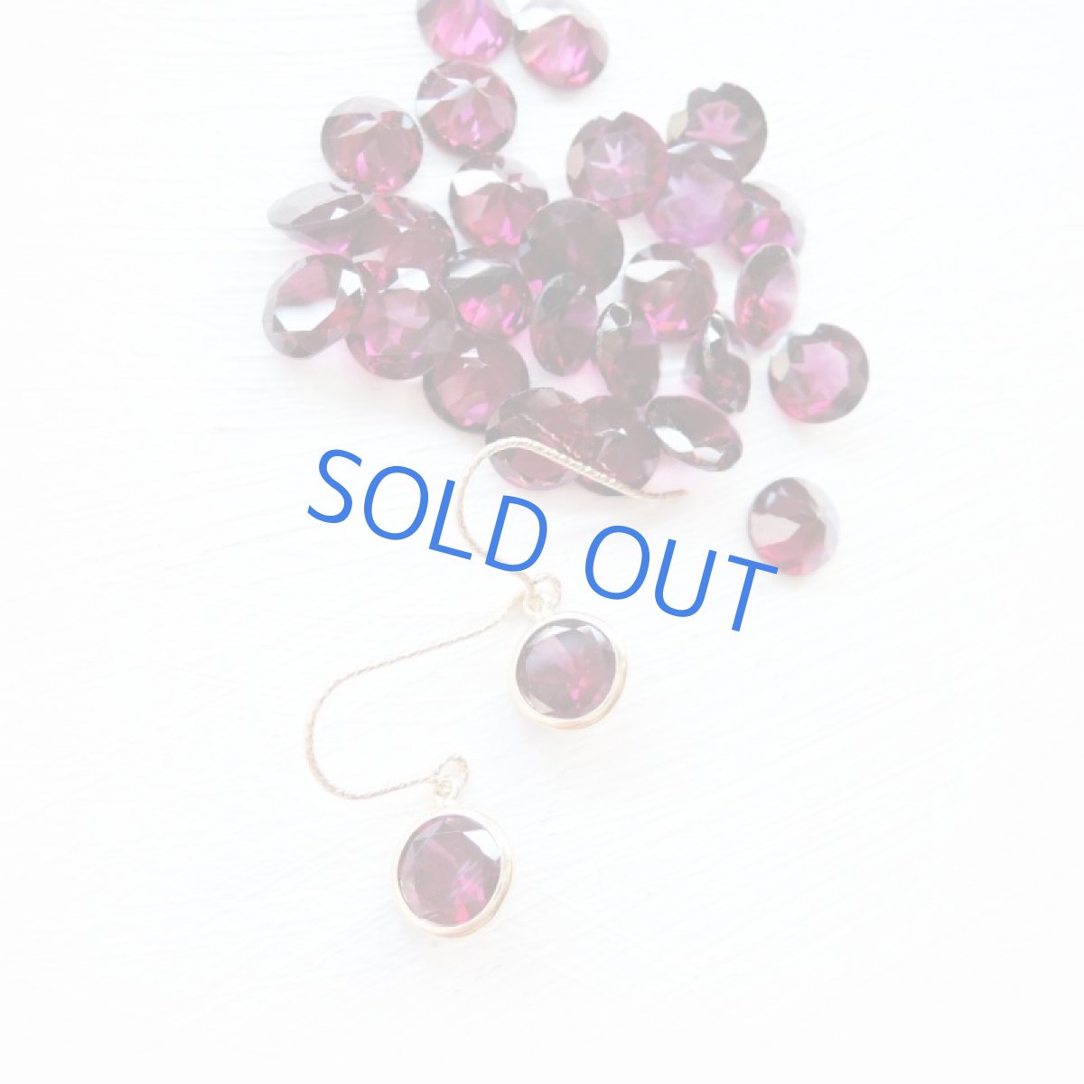 画像2: 【残り１・イヤリング変更可】葡萄色　宝飾用ルースAAA　8mmラウンドジェム　ロードライトガーネット　14kgfピアス (2)