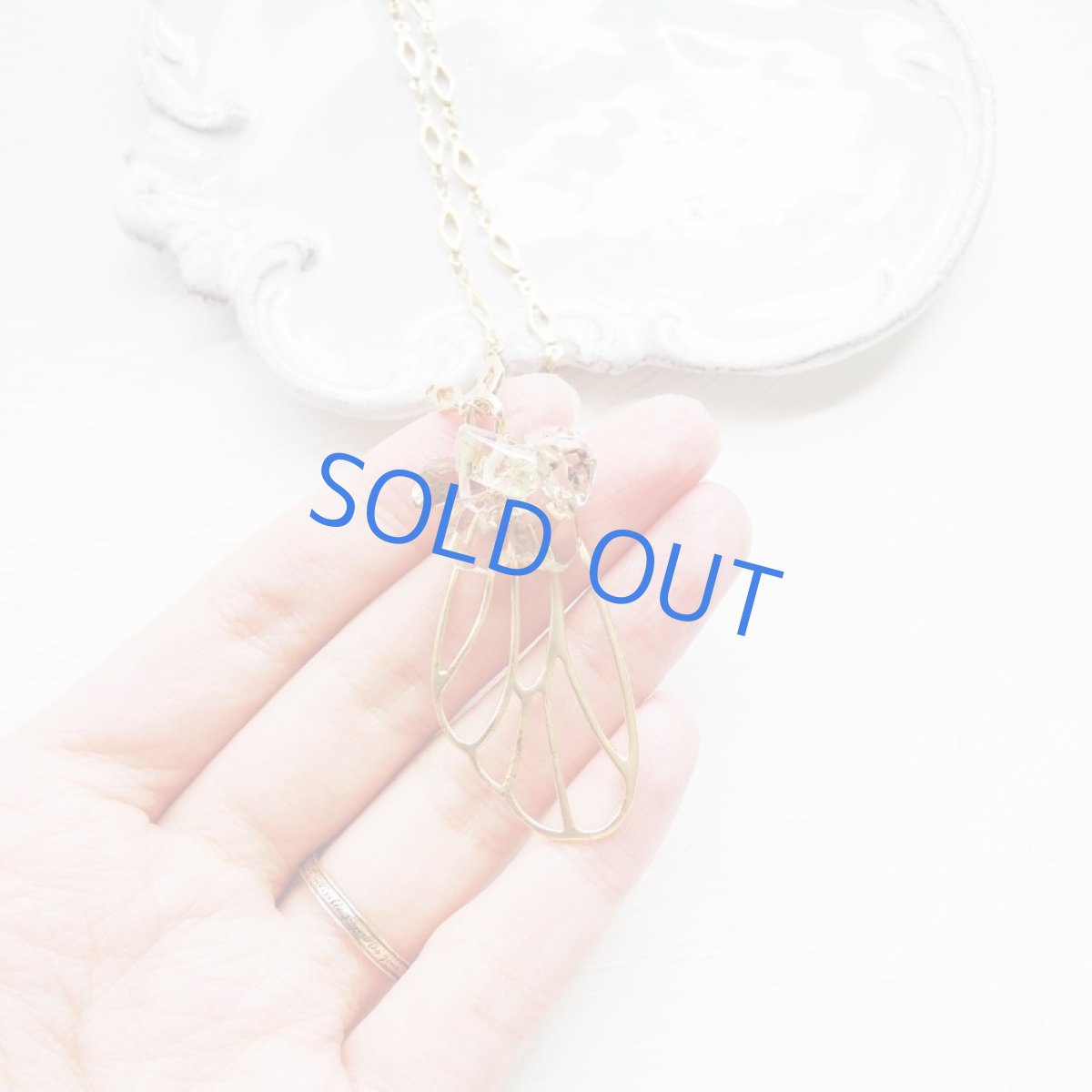 画像3: 【1点もの】レモンスモーキークォーツ　マットゴールド　バタフライ　サージカルステンレスロングネックレス (3)