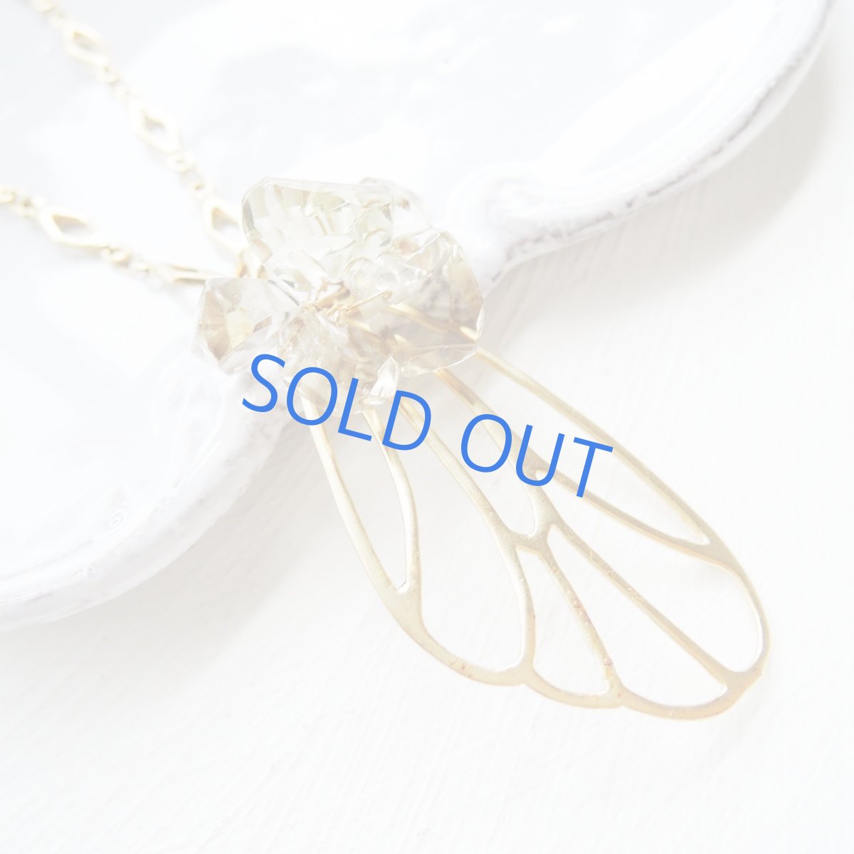 画像2: 【1点もの】レモンスモーキークォーツ　マットゴールド　バタフライ　サージカルステンレスロングネックレス (2)