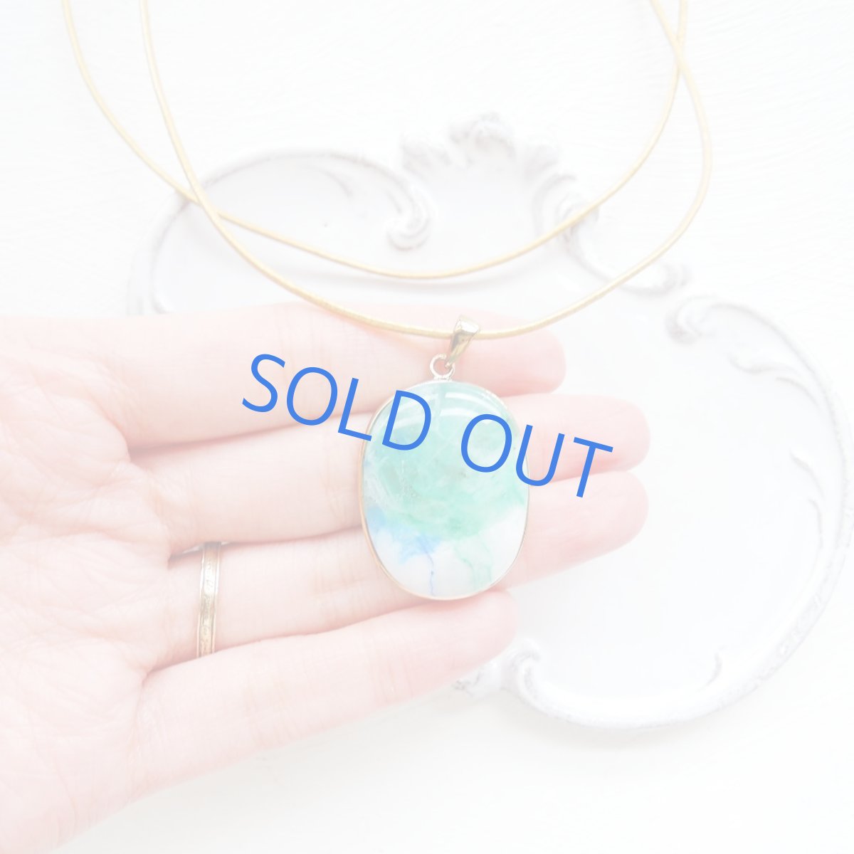 画像3: 【1点もの・D】希少石！超大粒　クァントムクアトロシリカ　ゴールド牛革コードロングネックレス (3)