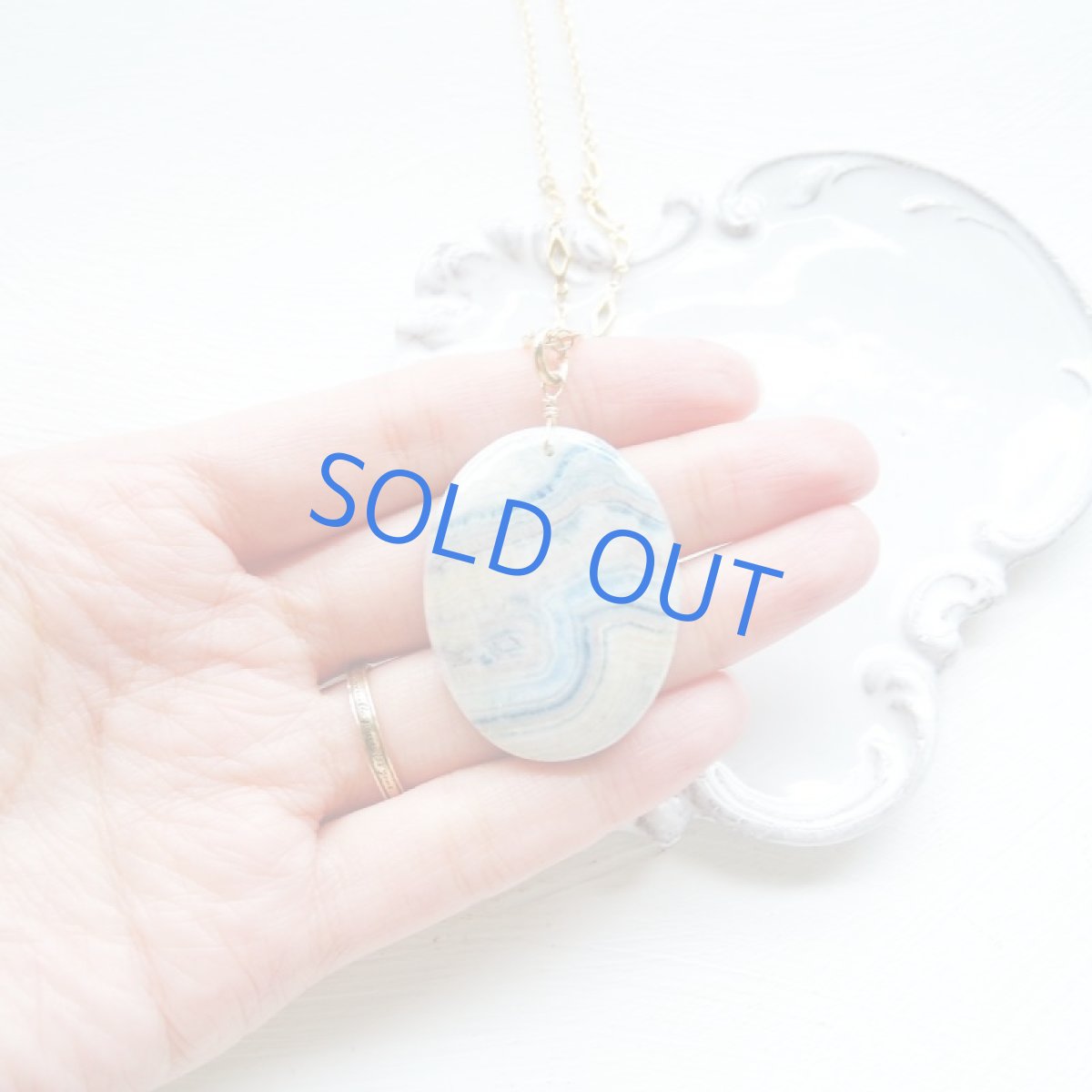 画像2: 【1点もの・B】希少石　超大粒　ブルーシェライト（シーライト）　ゴールドロングネックレス (2)