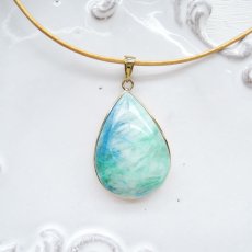 画像3: 【1点もの・B】希少石！超大粒　クァントムクアトロシリカ　ゴールド牛革コードロングネックレス (3)