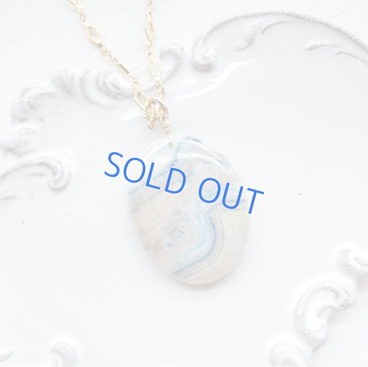 画像3: 【1点もの・B】希少石　超大粒　ブルーシェライト（シーライト）　ゴールドロングネックレス (3)