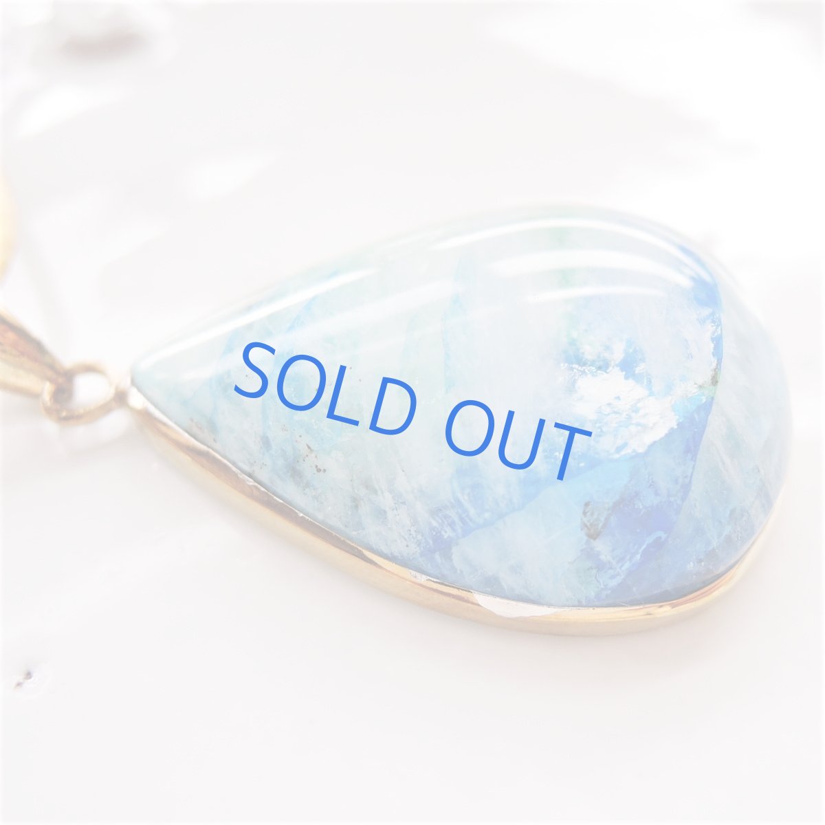 画像3: 【1点もの・A】希少石！超大粒　クァントムクアトロシリカ　ゴールド牛革コードロングネックレス (3)