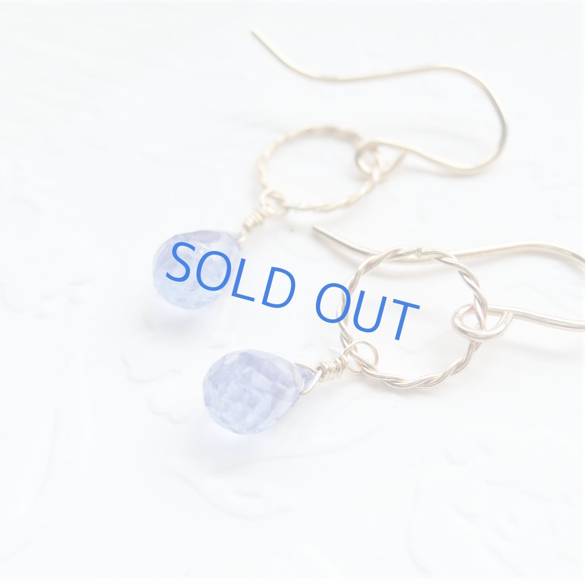 画像2: 【イヤリング変更可・限定数のみ】４Aランク　タンザナイトドロップ　ワイヤーリング　14kgfフックピアス (2)